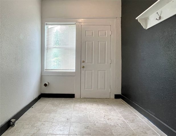 613 NW 5th Street, Mineral Wells, TX 76067