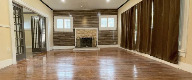 613 NW 5th Street, Mineral Wells, TX 76067