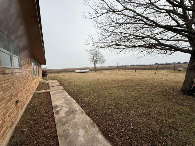 1204 E Lake DR, Taylor, TX 76574