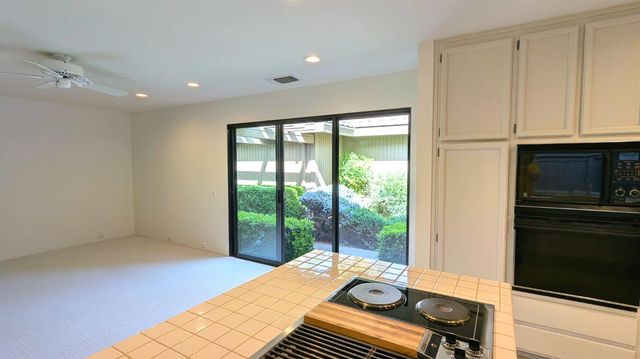 11476 Hesperian Circle, Gold River, CA 95670