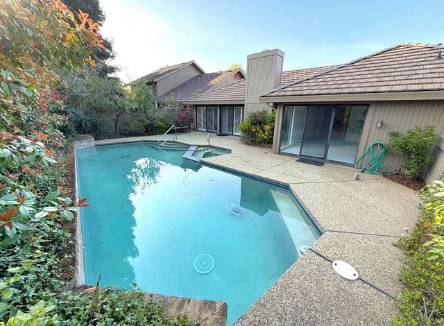 11476 Hesperian Circle, Gold River, CA 95670