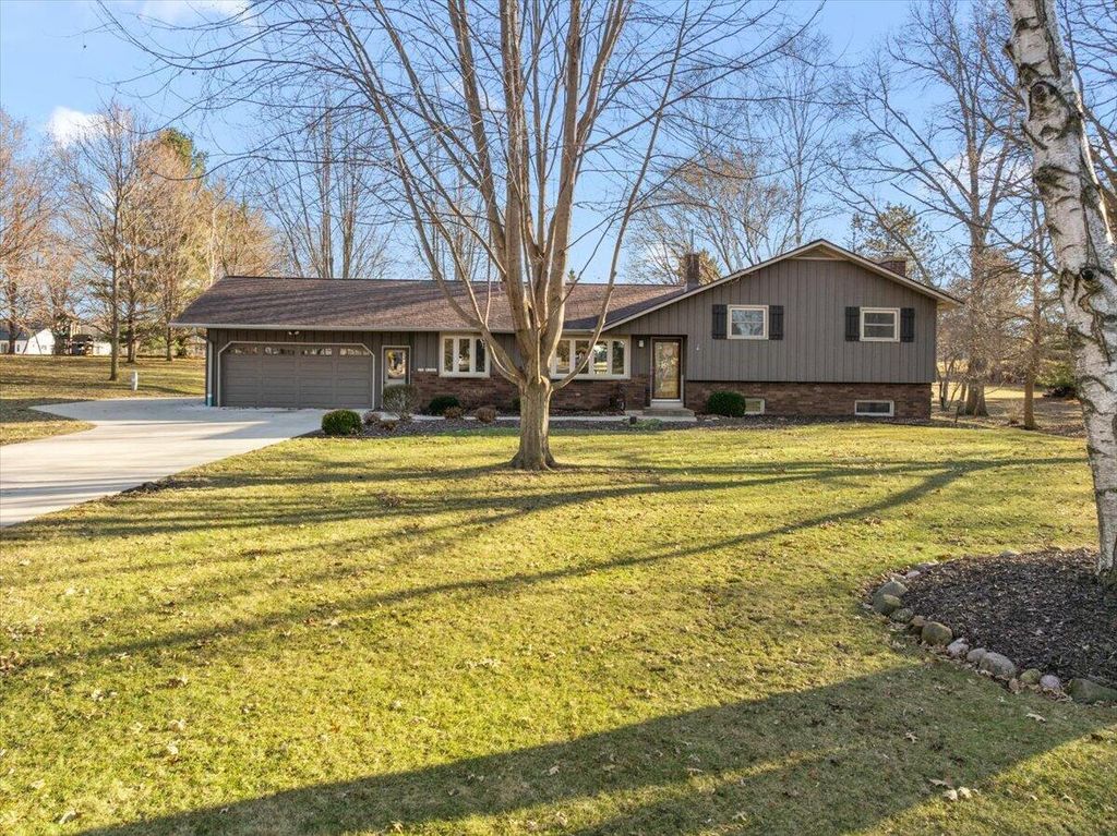 N95W25693 County Road Q, Colgate, WI 53017