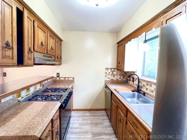 2752 S 116th East Avenue, Tulsa, OK 74129