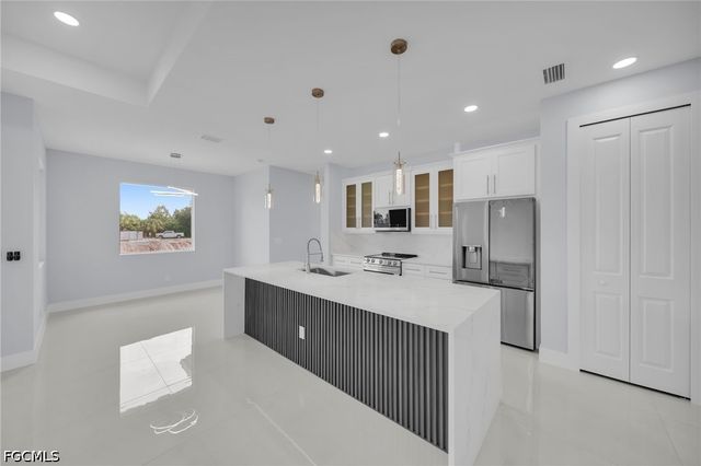 4119 17th ST SW, Lehigh Acres, FL 33976