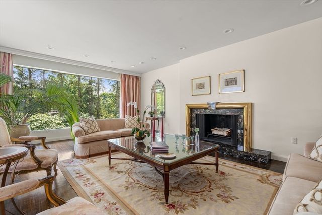 9 Singletree Rd, Brookline, MA 02467