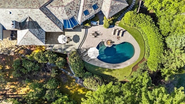9 Singletree Rd, Brookline, MA 02467