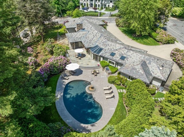 9 Singletree Rd, Brookline, MA 02467