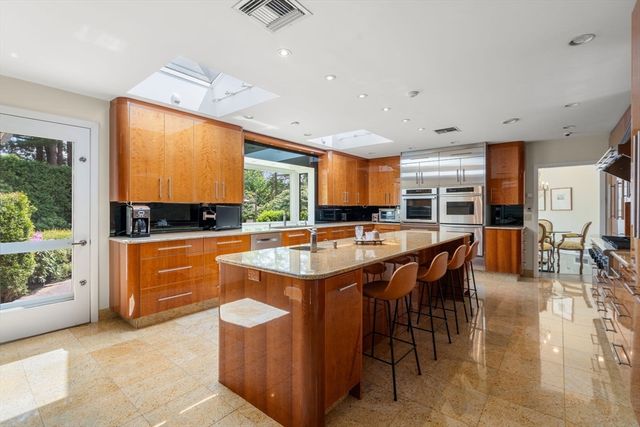 9 Singletree Rd, Brookline, MA 02467