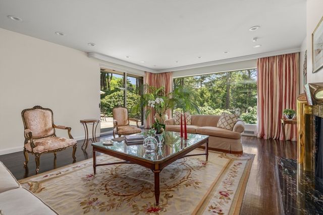 9 Singletree Rd, Brookline, MA 02467