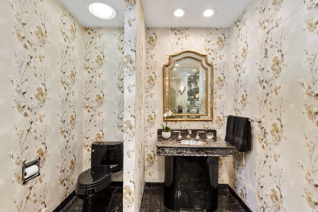 9 Singletree Rd, Brookline, MA 02467