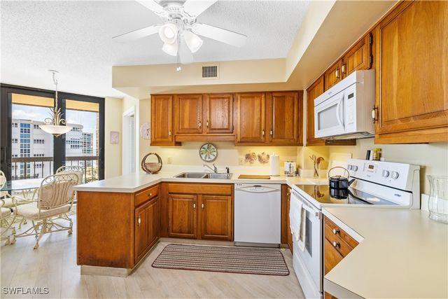 4551 Gulf Shore BLVD N 1506, Naples, FL 34103