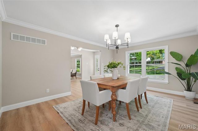 10 Spoede Woods Drive, Creve Coeur, MO 63141