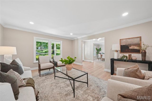 10 Spoede Woods Drive, Creve Coeur, MO 63141