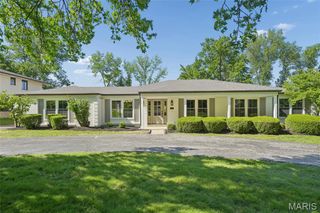 10 Spoede Woods Drive, Creve Coeur, MO 63141