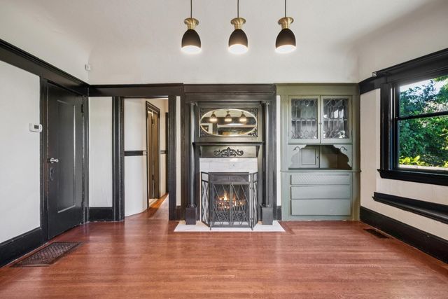 925 925 E 19Th St, Oakland, CA 94606