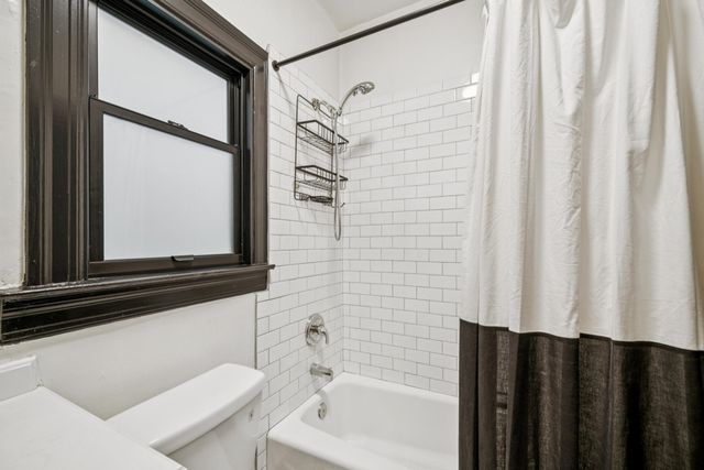 925 925 E 19Th St, Oakland, CA 94606