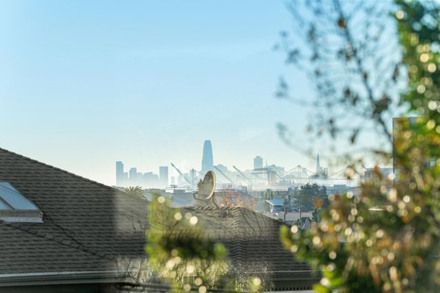 925 925 E 19Th St, Oakland, CA 94606