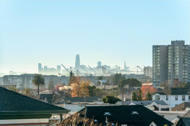 925 925 E 19Th St, Oakland, CA 94606