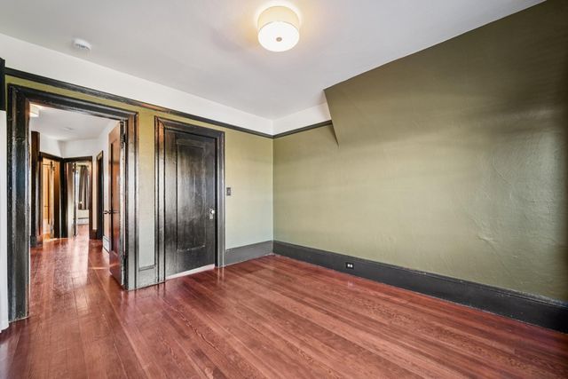 925 925 E 19Th St, Oakland, CA 94606