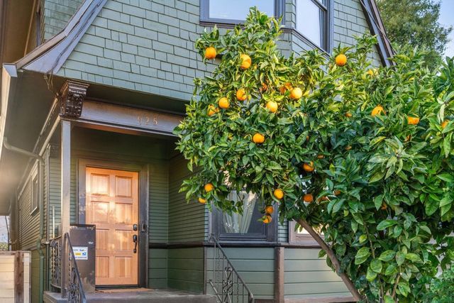 925 925 E 19Th St, Oakland, CA 94606