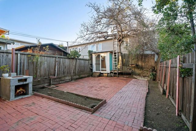 925 925 E 19Th St, Oakland, CA 94606
