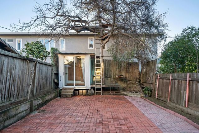 925 925 E 19Th St, Oakland, CA 94606