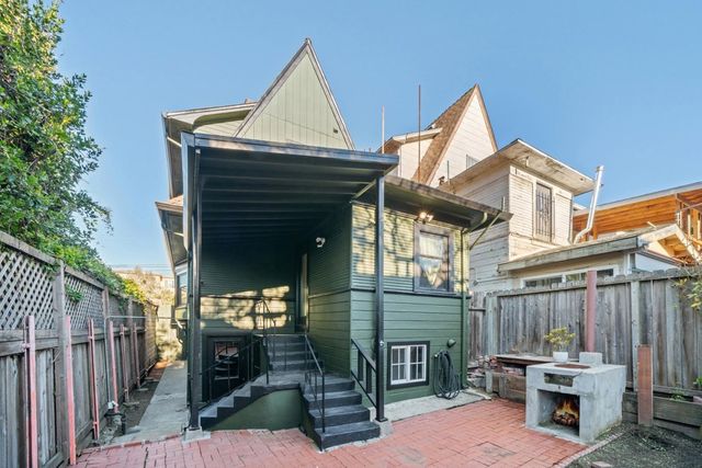 925 925 E 19Th St, Oakland, CA 94606
