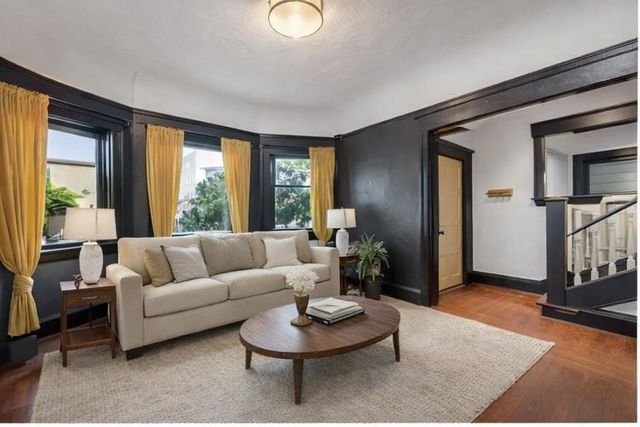 925 925 E 19Th St, Oakland, CA 94606