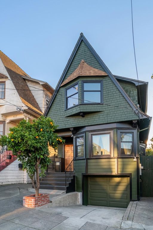 925 925 E 19Th St, Oakland, CA 94606