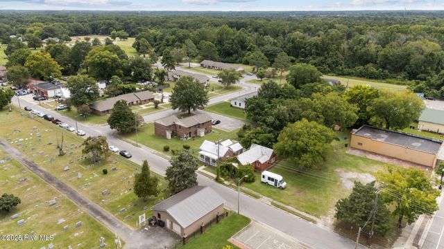 109 E South Street, Kinston, NC 28501