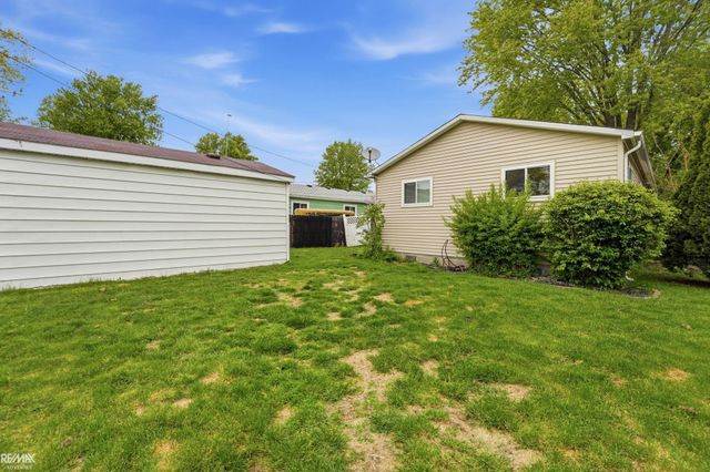 939 Liberty Street, Algonac, MI 48001