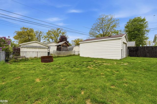 939 Liberty Street, Algonac, MI 48001