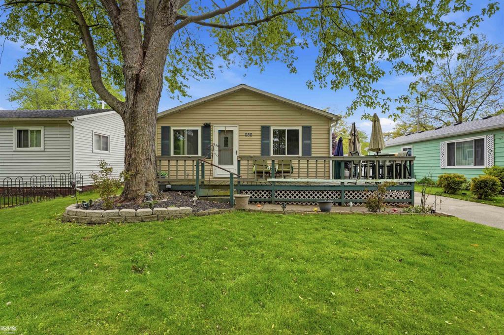 939 Liberty Street, Algonac, MI 48001