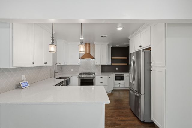 2834 E 21st Place, Tulsa, OK 74114