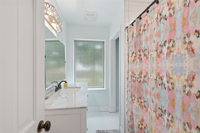 2834 E 21st Place, Tulsa, OK 74114
