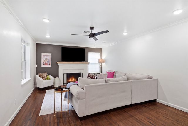 2834 E 21st Place, Tulsa, OK 74114