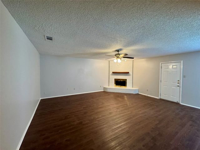 5915 Willow Crest Drive, Arlington, TX 76017