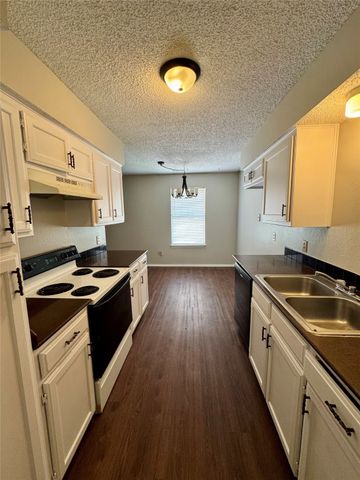 5915 Willow Crest Drive, Arlington, TX 76017