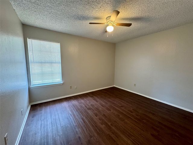 5915 Willow Crest Drive, Arlington, TX 76017