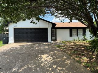 5915 Willow Crest Drive, Arlington, TX 76017