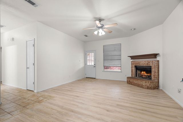 8629 Rainy Lake Drive, Fort Worth, TX 76244