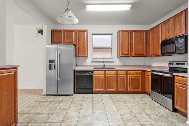 8629 Rainy Lake Drive, Fort Worth, TX 76244