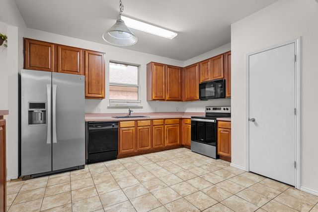 8629 Rainy Lake Drive, Fort Worth, TX 76244