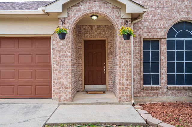 8629 Rainy Lake Drive, Fort Worth, TX 76244
