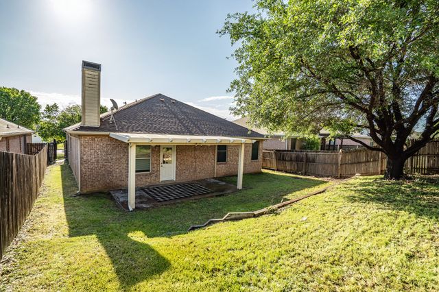 8629 Rainy Lake Drive, Fort Worth, TX 76244