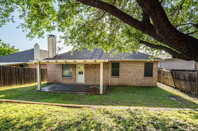 8629 Rainy Lake Drive, Fort Worth, TX 76244