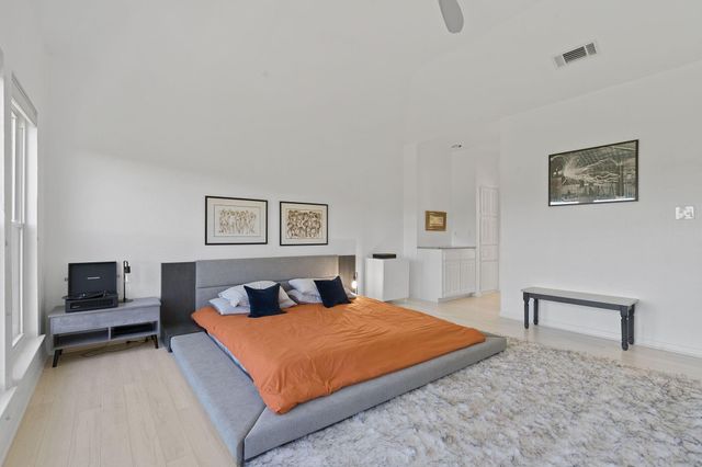 6905 Crosby CIR 18, Austin, TX 78746