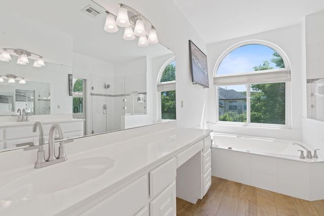 6905 Crosby CIR 18, Austin, TX 78746