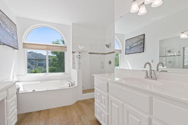 6905 Crosby CIR 18, Austin, TX 78746