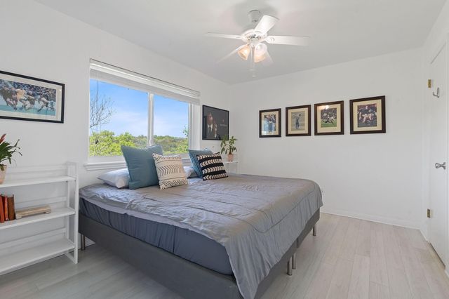 6905 Crosby CIR 18, Austin, TX 78746